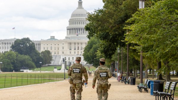 汇丰配资 特朗普又发飙：芝加哥市长和伊利诺伊州州长都该入狱